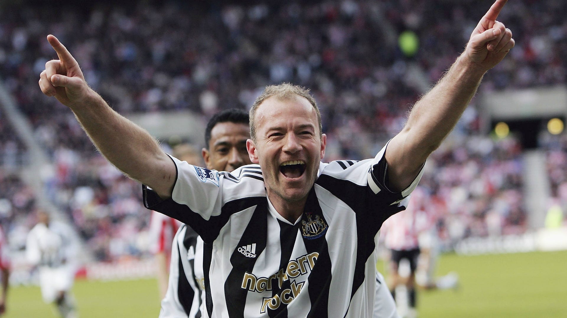 Alan Shearer Là Ai? Tiểu Sử Và Sự Nghiệp Của Tiền Đạo Người Anh