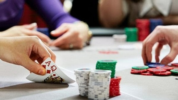 Preflop là gì? Hãy cùng khám phá PRflop trong poker